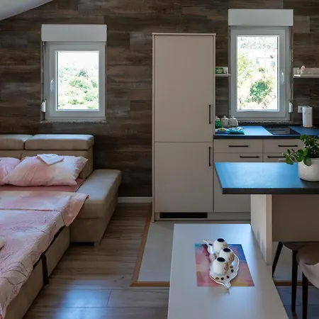 アパート Ana23 *