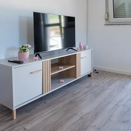 アパート Ana23 トレビニエ